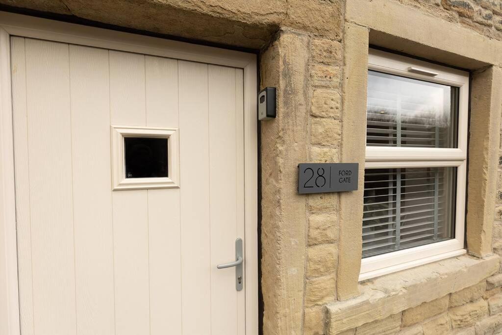 Ford Gate - Modern Luxury Cottage Based In Holmfirth Buitenkant foto